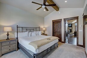 Luxury Home - Sleeps 10 - Fireplace & Mountain View 3 Bedroom Condo
