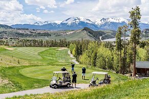 Luxury Home - Sleeps 10 - Fireplace & Mountain View 3 Bedroom Condo