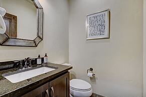 Luxury Home - Sleeps 10 - Fireplace & Mountain View 3 Bedroom Condo