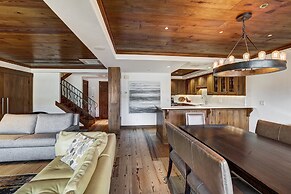 Stunning Views - Renovated Condo In Pines Lodge 2 Bedroom Condo