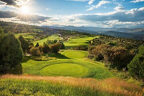 Stunning Views - Renovated Condo In Pines Lodge 2 Bedroom Condo