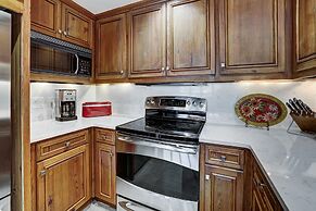 Stunning Views - Renovated Condo In Pines Lodge 2 Bedroom Condo