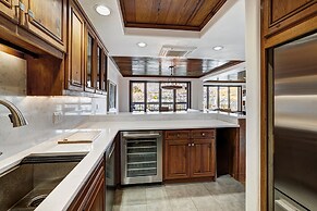 Stunning Views - Renovated Condo In Pines Lodge 2 Bedroom Condo