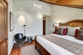 Stunning Views - Renovated Condo In Pines Lodge 2 Bedroom Condo