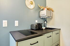 Charming Studio Center of Paris With AC