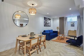 Superb Duplex Apartment Center of Paris