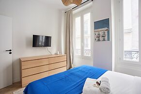 Superb Duplex Apartment Center of Paris