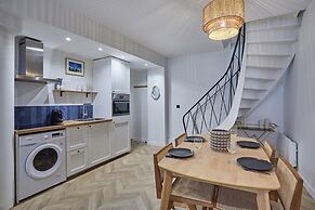 Superb Duplex Apartment Center of Paris