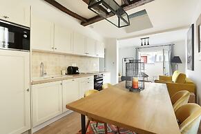 Charming Apartment Center of Paris With Terrace