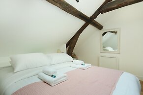 Charming Apartment Center of Paris With Terrace