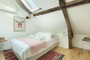 Charming Apartment Center of Paris With Terrace