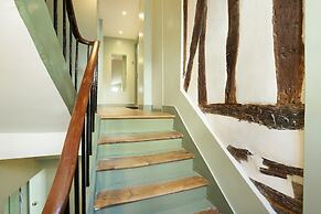 Charming Apartment Center of Paris With Terrace