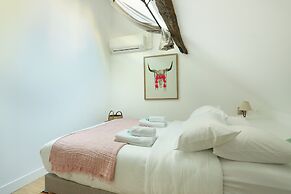 Charming Apartment Center of Paris With Terrace