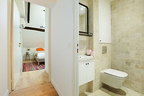 Charming Apartment Center of Paris With Terrace