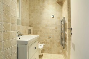 Charming Apartment Center of Paris With Terrace