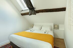 Charming Apartment Center of Paris With Terrace