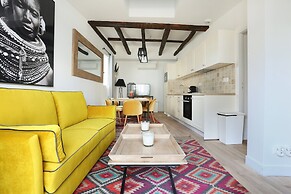 Charming Apartment Center of Paris With Terrace