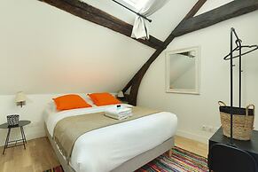 Charming Apartment Center of Paris With Terrace