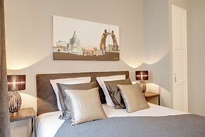 Paris Blanc Manteau Residence