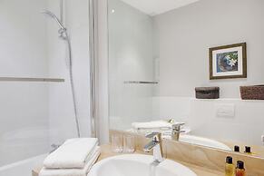 Paris Blanc Manteau Residence