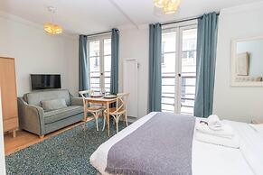 Superb and New Studio in the Center of Paris
