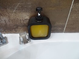 Room-indulgent Escape, Jet Bath, Stunnin