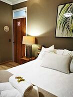 Room-indulgent Escape, Jet Bath, Stunnin