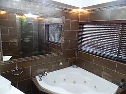 Room-indulgent Escape, Jet Bath, Stunnin