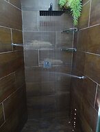 Room-indulgent Escape, Jet Bath, Stunnin