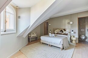 Sublime Duplex Arc de Triomphe/ Trocadero