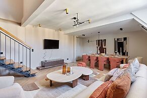 Sublime Duplex Arc de Triomphe/ Trocadero