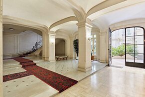 Sublime Duplex Arc de Triomphe/ Trocadero