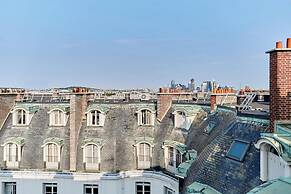 Sublime Duplex Arc de Triomphe/ Trocadero