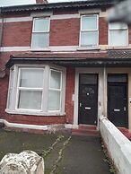 Sunny Seaside Apartment in Blackpool