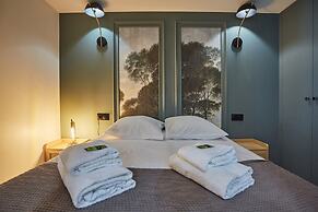 Sublime 3 Bedroom Flat Batignolle Montmartre