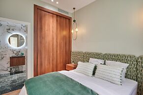 Sublime Apartment in the Center of Paris