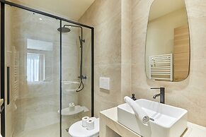 Incredible AC Apartment 3 Bedrooms Center of Paris