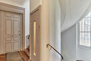 Incredible AC Apartment 3 Bedrooms Center of Paris