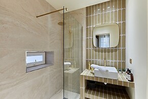 Incredible AC Apartment 3 Bedrooms Center of Paris