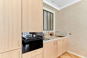 Incredible AC Apartment 3 Bedrooms Center of Paris