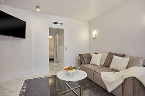 Magnificent New Apartment Louvre Palais Royal