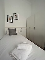 Apartamentos Express by gaiarooms