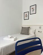 Apartamentos Express by gaiarooms