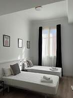 Apartamentos Express by gaiarooms