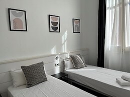 Apartamentos Express by gaiarooms