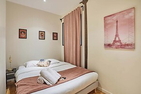 Superb Atypical Apartment Paris Center Le Marais