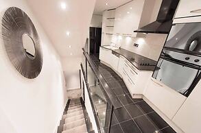 Superb Atypical Apartment Paris Center Le Marais