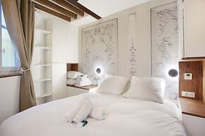 Superb Apartment Place des Vosges Le Marais