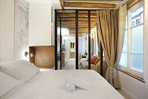 Superb Apartment Place des Vosges Le Marais