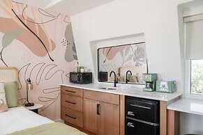 Haleys Court Boutique Motel